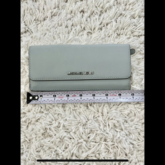 Michael Kors Wallet - Picture 7 of 11